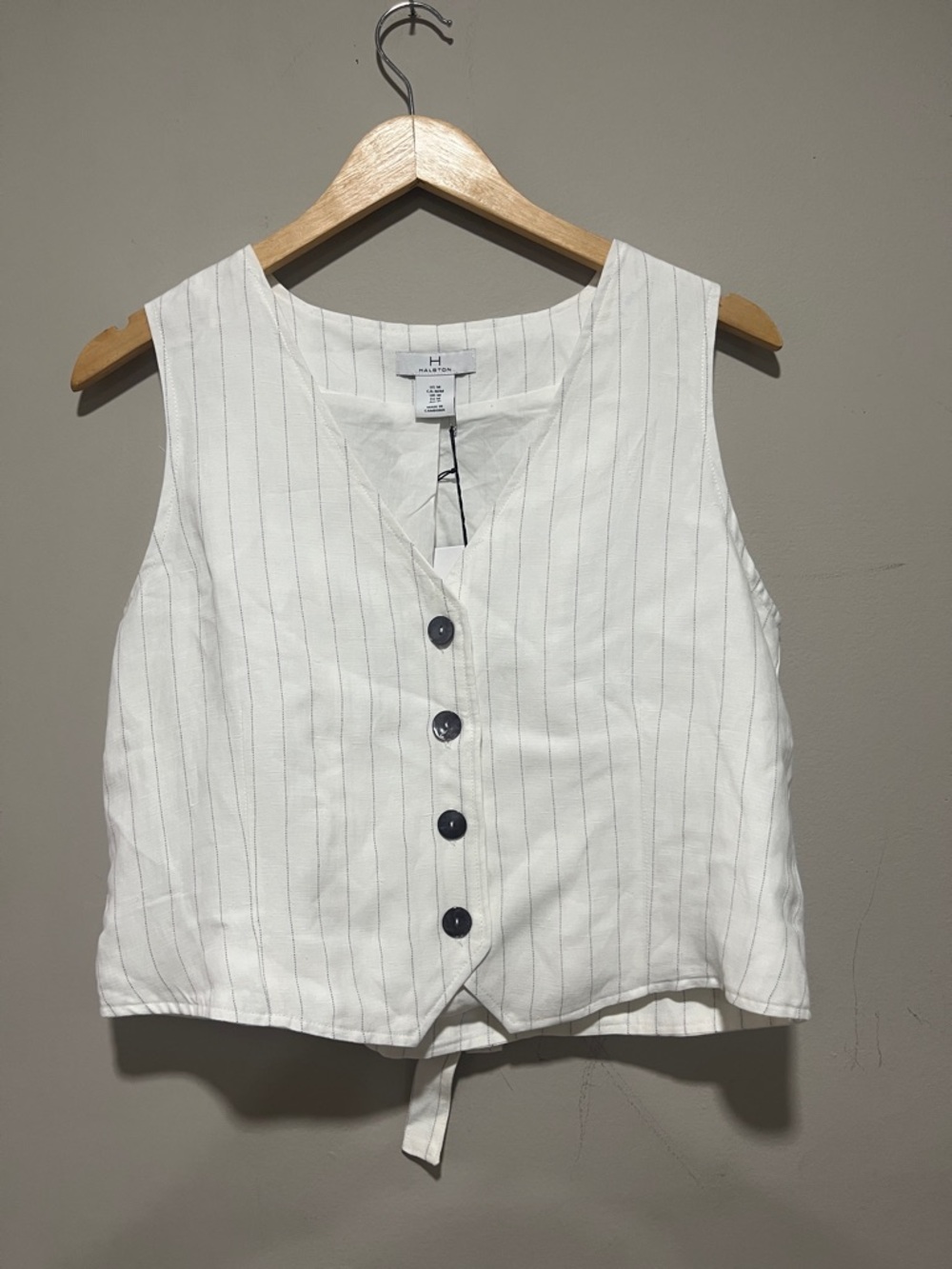 H by Halston White Pinstripe Sleeveless Button-Front Vest